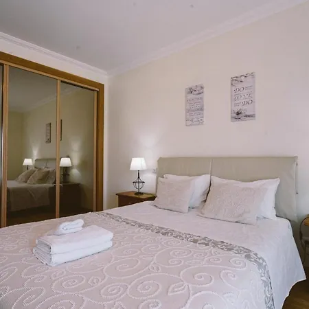 Houses 15 - Downtown * Peniche